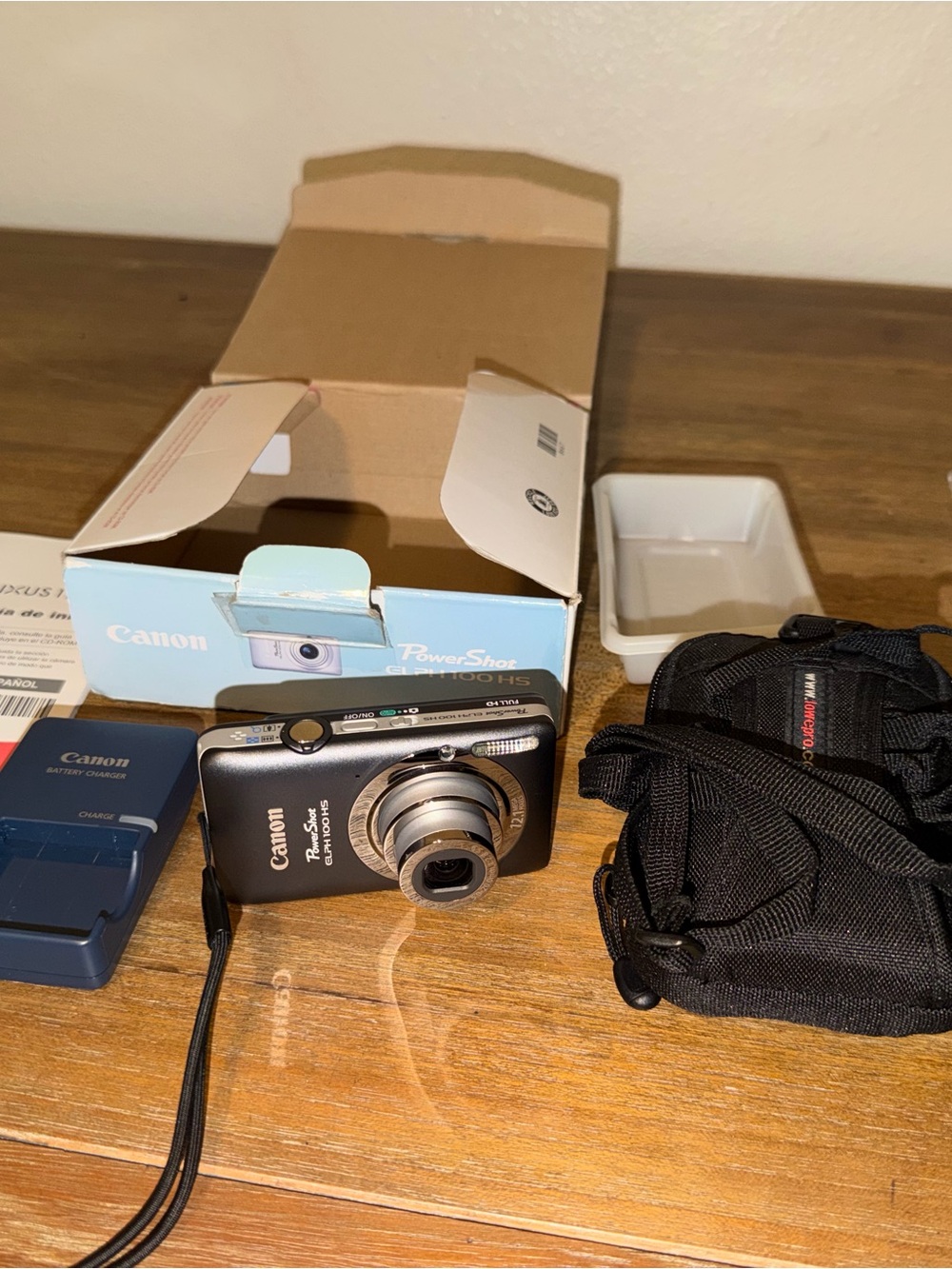 Canon PowerShot ELPH Series Compact Digital Camera in Black and Silver